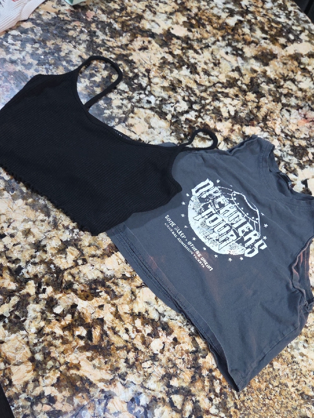 Black Ribbed Cropped Tank Top - Women